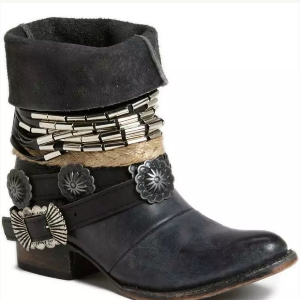 Freebird Yerba black leather boots